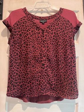 Fortune + Ivy Rose Leopard Print Short Sleeve Blouse